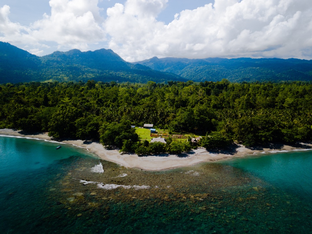 Nakaela Lodge, Strand und Berge