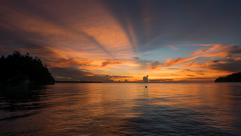 Sunset, view from Kadidiri Paradise jetty