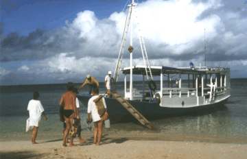 Tauchboot des Wakatobi Dive Resorts